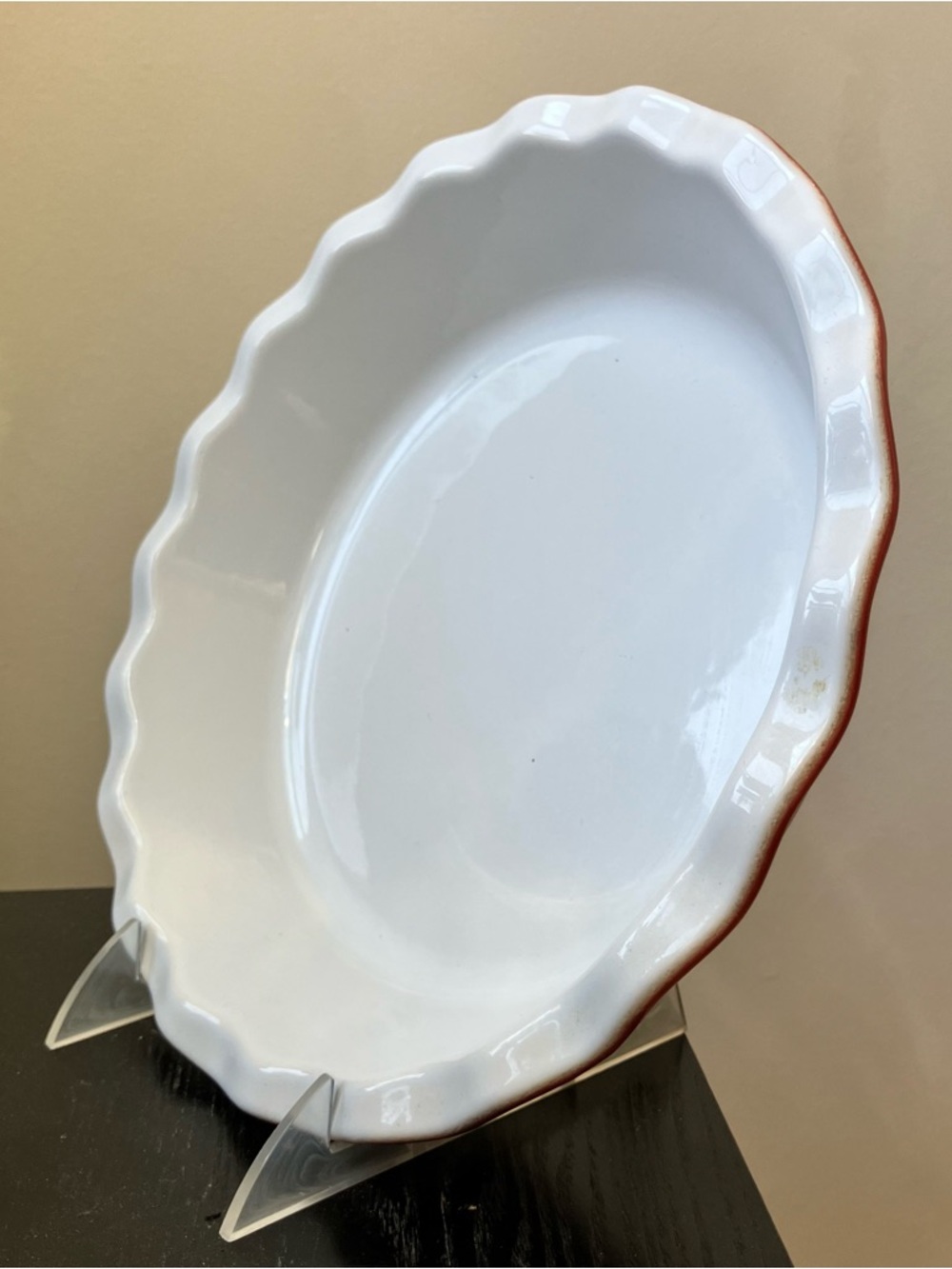 Emile Henry | 9" Pie Dish Modern Classics Ceramic Collection in Rouge